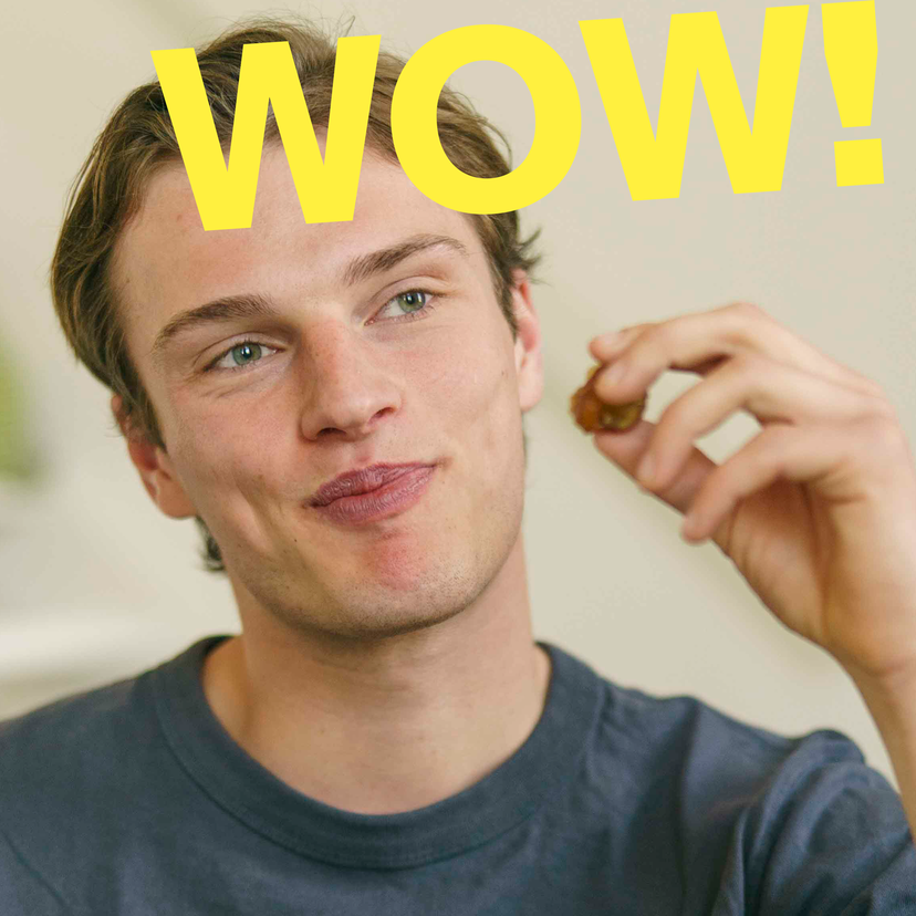 Jongen ontdekt verse dadels