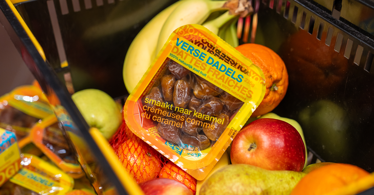 verse dadels in de supermarkt